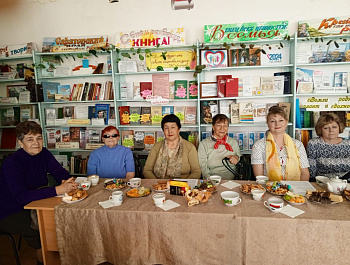 Сотрудники муниципальной библиотеки провели краеведческий час «В судьбе малой родины наша судьба»