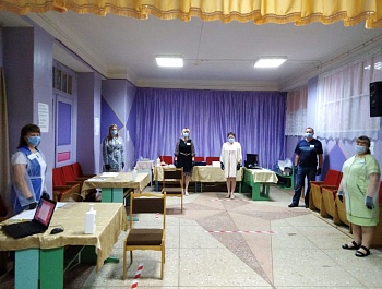 Работа участковых избирательных комиссий и наблюдателей в городских и сельских поселениях района