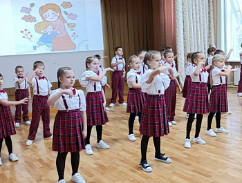 В школе №1 р.п.Степное прошел праздничный концерт