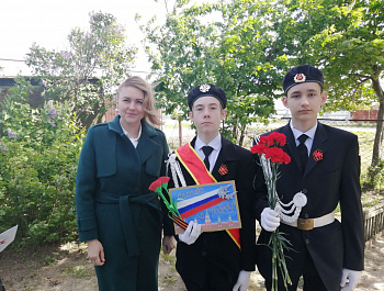 Администрация Мечётненского МО Советского района поздравила тружеников тыла на дому