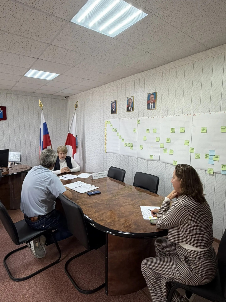 Глава Советского района Елена Наумова провела прием граждан по личным вопросам Глава Советского района Елена Наумова провела прием граждан по личным вопросам