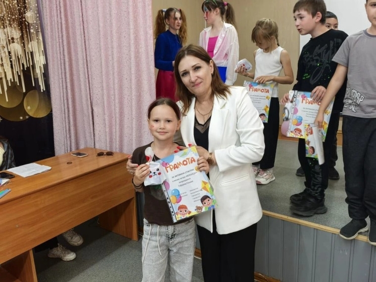 В рамках работы управления образования администрации района проведено закрытие летнего оздоровительного лагеря "Непоседы" В рамках работы управления образования администрации района проведено закрытие летнего оздоровительного лагеря "Непоседы"
