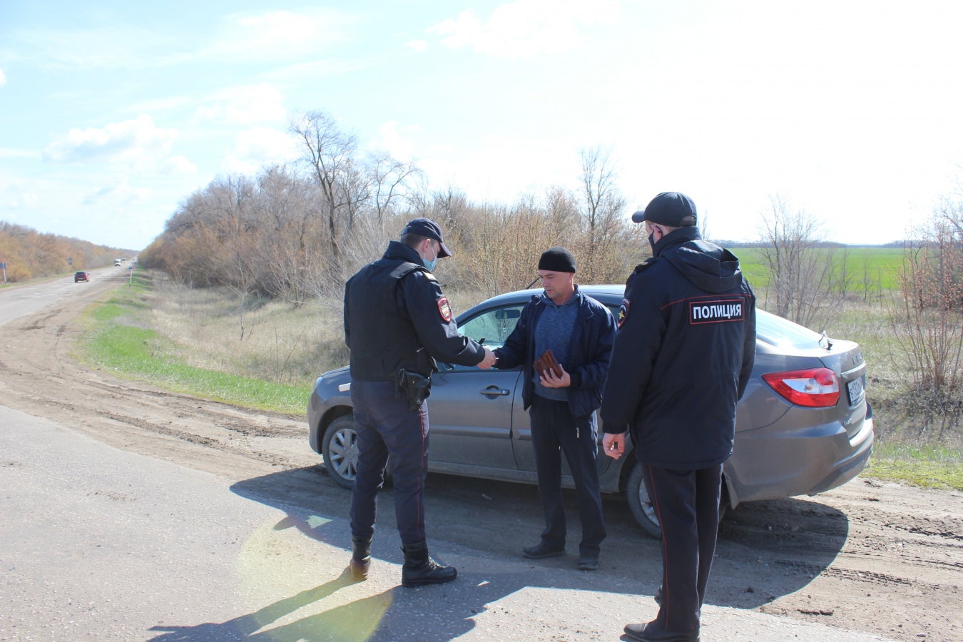 Госавтоинспекторы обратились к   водителям транспорта с напоминанием важности соблюдения ПДД