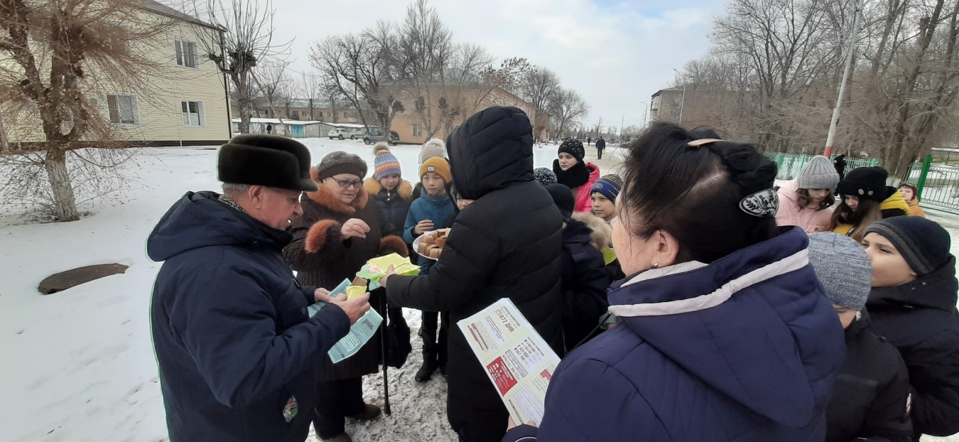                  Время памяти, время гордости и славы…