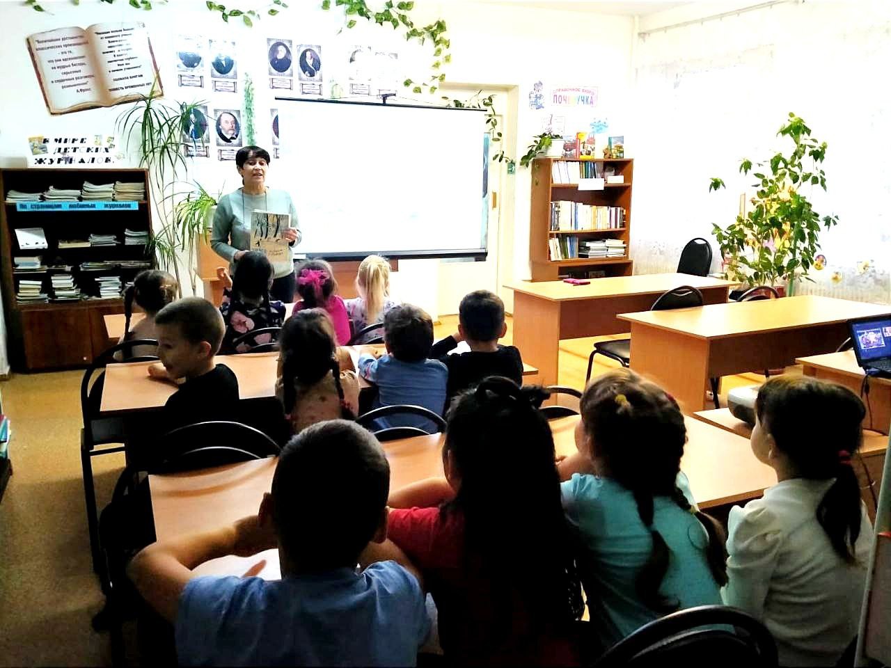 В Любимовской  библиотеке для воспитанников детского сада "Василёк" прошёл литературно-игровой час "Зимняя книга"