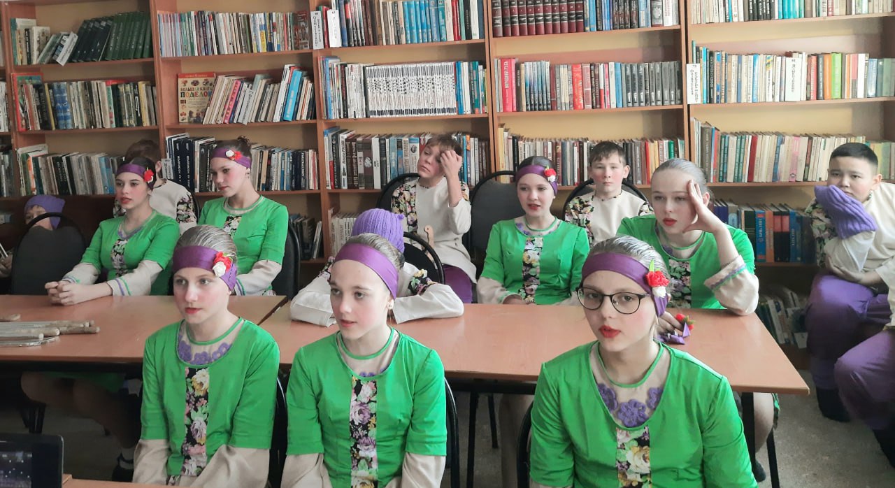 В детской библиотеке побывал «Народный коллектив» ансамбль современного танца «Санрайз»