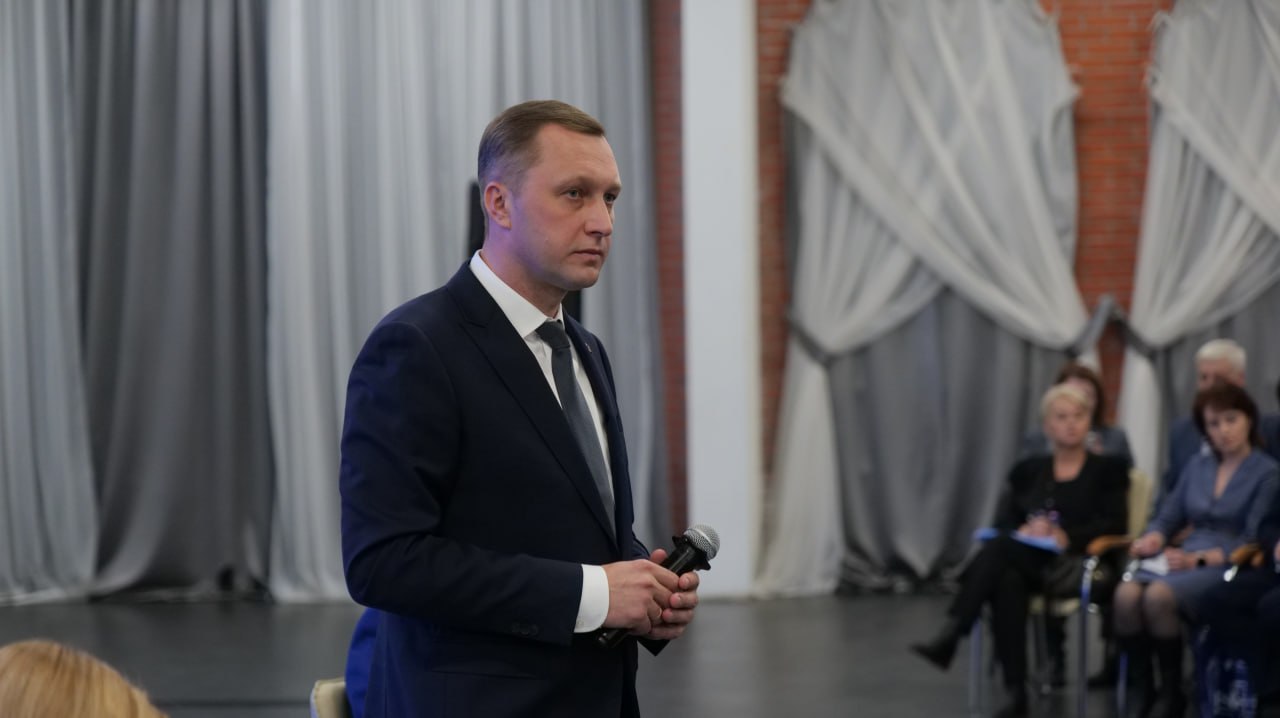 Губернатор Роман Бусаргин встретился с участниками муниципального форума «PROБизнес». 
