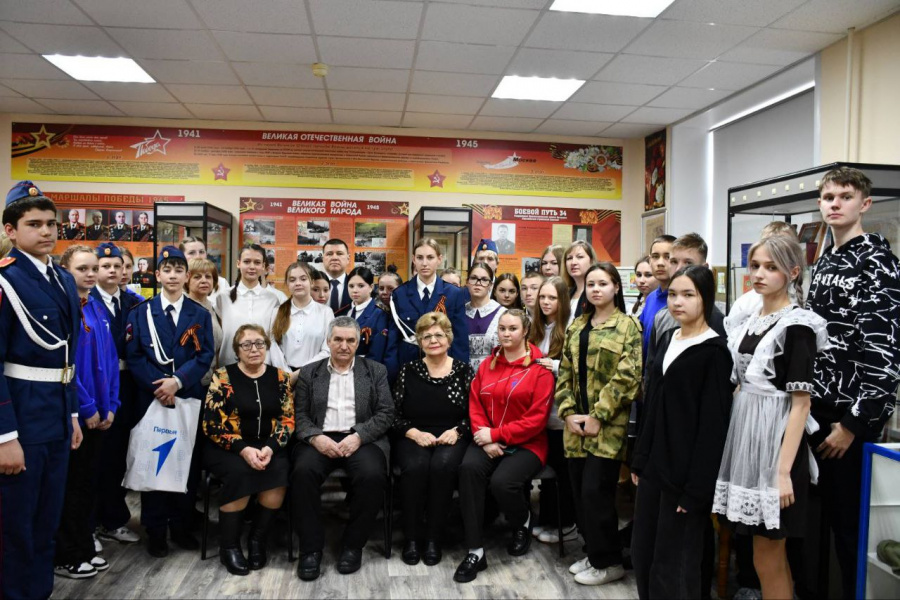 В школе р.п. Пушкино состоялась "Классная встреча" с главой района Сергеем Пименовым
