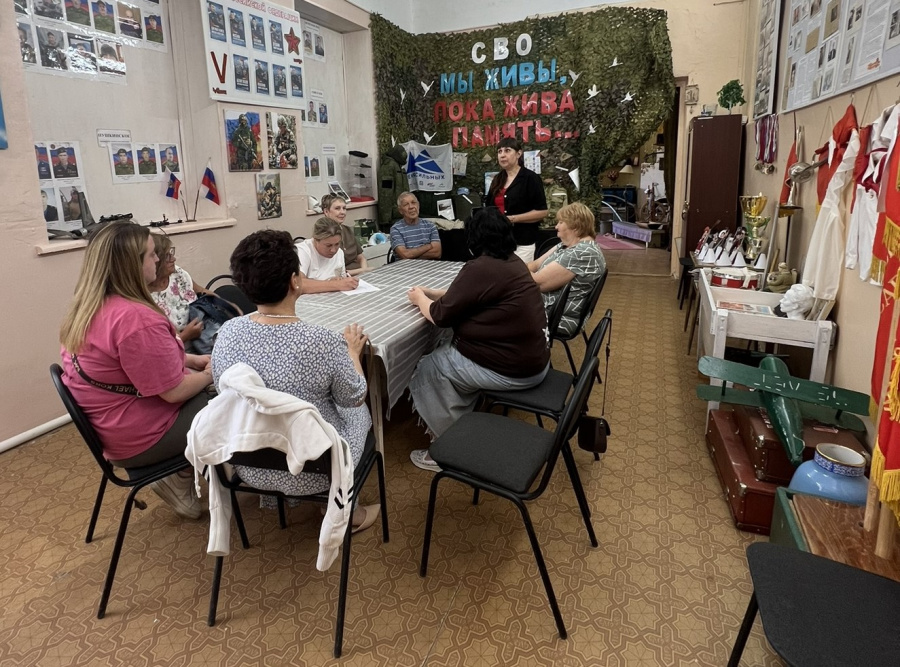 Сотрудниками отдела опеки и попечительства администрации района проведен психологический семинар "Приемный ребенок: психология, особенности и наши ожидания"  
