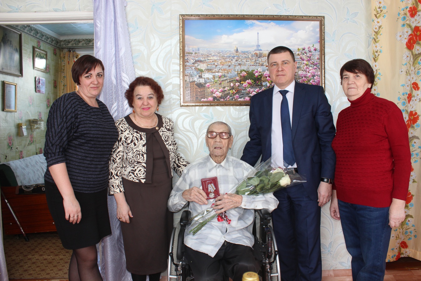 Вручение юбилейной медали ветерану Георгию Георгиевичу Ложкину
