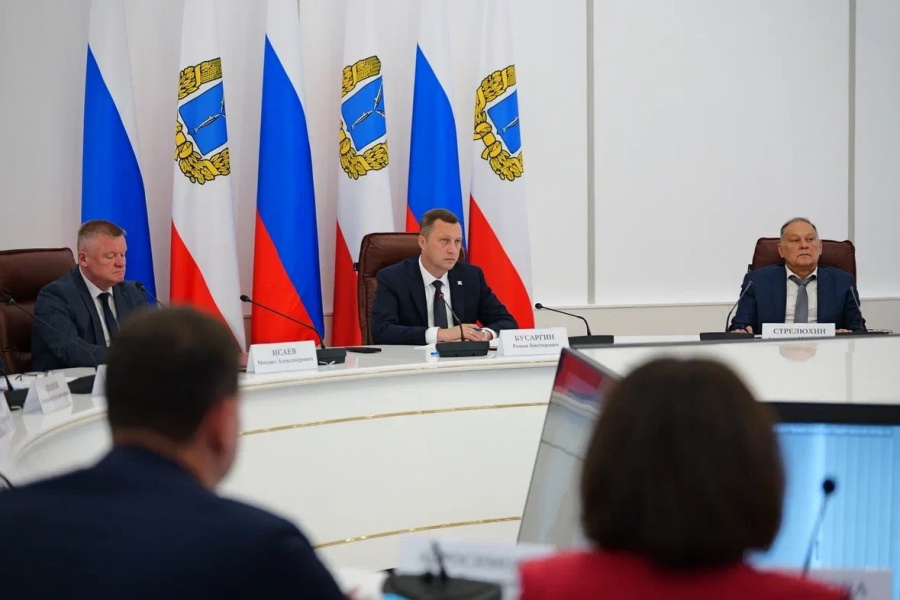 Губернатор Саратовской области Роман Бусаргин провел постоянно действующее совещание с зампредами правительства, министрами и руководителями ведомств, а также главами районов