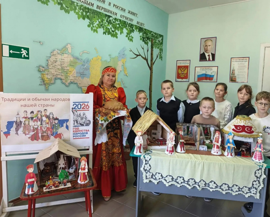 При поддержке управления культуры и кино в Пионерской библиотеке прошло увлекательное мероприятие «Традиции и обычаи народов нашей страны»