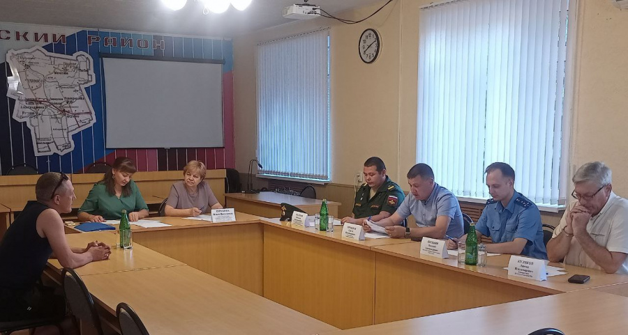 Сегодня глава Советского муниципального района Сергей Пименов провел приём по личным вопросам членов семей мобилизованных участников СВО