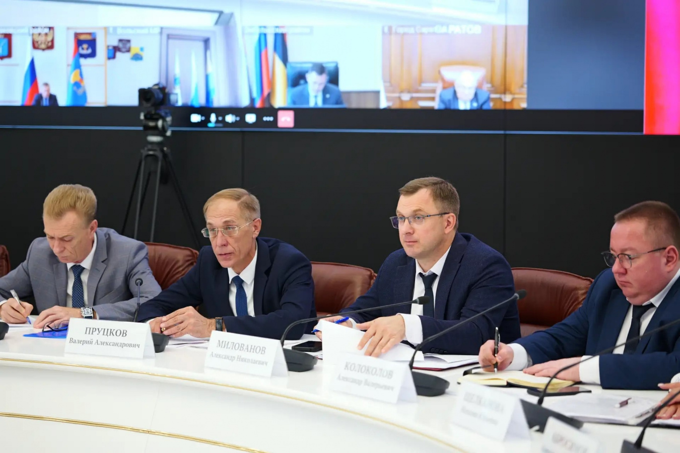 Губернатор Роман Бусаргин провел постоянно действующее совещание с заместителями председателя правительства, министрами, а также главами районов