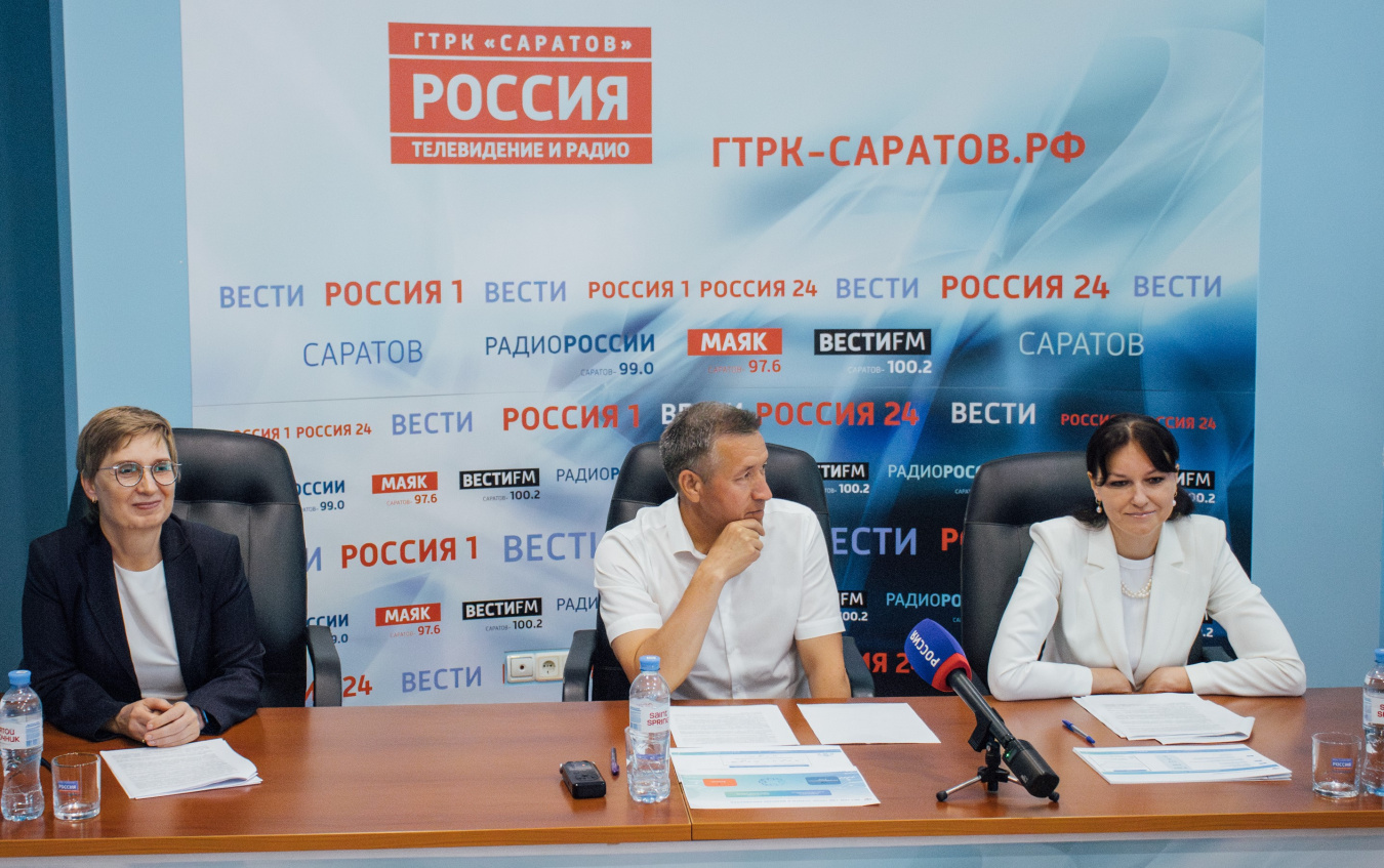 Полевой сезон на земле: как региональные Росреестр и Роскадастр защищают собственность саратовцев