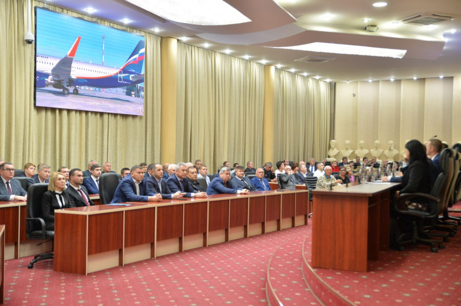 Губернатор Роман Бусаргин поздравил работников отрасли