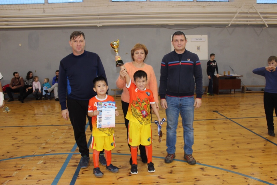 В футбол играют настоящие мужчины