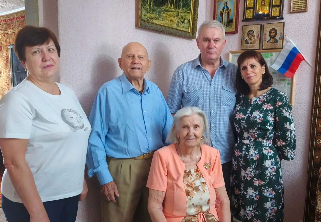 Администрация района поздравила с днем рождения труженика тыла, ветерана труда Кинаша Федора Ивановича 