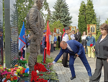 При поддержке администрации района проведена церемония, посвященная занесению имен на памятный мемориал 
