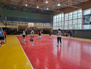 При поддержке администрации района команда волейболисток приняла участие в областном турнире