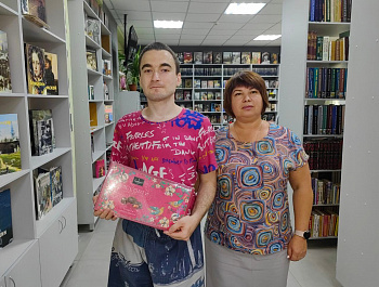 Сотрудники Центральной библиотеки администрации района провели для лиц с ОВЗ игровую программу «День летнего именинника»
