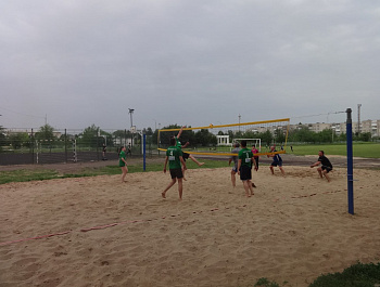 Товарищеский турнир по пляжному волейболу открыл летний сезон!