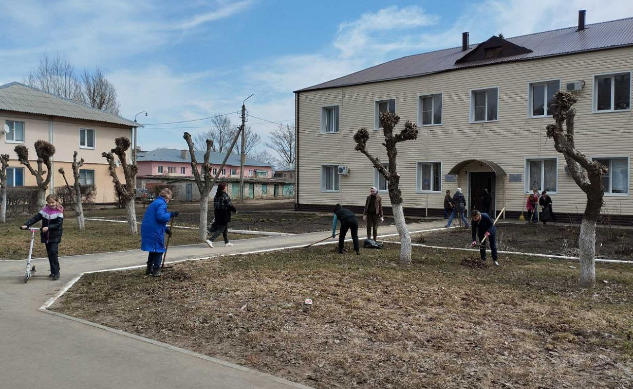 Первый весенний субботник провели образовательные учреждения района. |  05.04.2024 | Степное - БезФормата