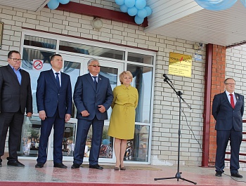 Торжественная линейка, посвящённая Всероссийскому Дню знаний