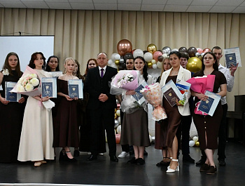 Глава Советского муниципального района Елена Наумова приняла участие в торжественном выпуске филиала «Энгельсского механико-технологического колледжа» в р.п. Степное