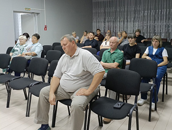 Глава района Елена Наумова провела встречу с жителями Пушкинского муниципального образования с. Наливная и с. Пионерское 