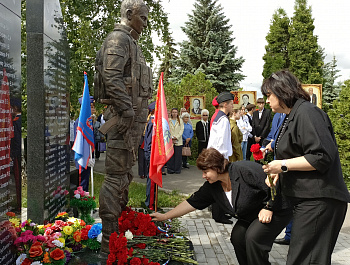 При поддержке администрации района проведена церемония, посвященная занесению имен на памятный мемориал 
