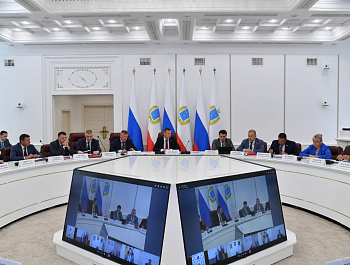 Губернатор Роман Бусаргин провел постоянно действующее совещание с руководителями министерств и ведомств Правительства области