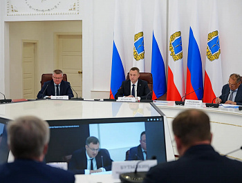 Губернатор Саратовской области Роман Бусаргин провел постоянно действующее совещание с зампредами Правительства, министрами и руководителями ведомств, а также главами районов