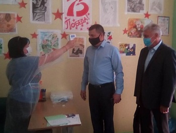 Председатель комитета охотничьего хозяйства и рыболовства Игорь Николаевич Потапов провел встречу с председателем районного отделения Саратовского областного общества охотников и рыболовов Пискуновым В.А.