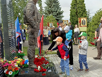 При поддержке администрации района проведена церемония, посвященная занесению имен на памятный мемориал 