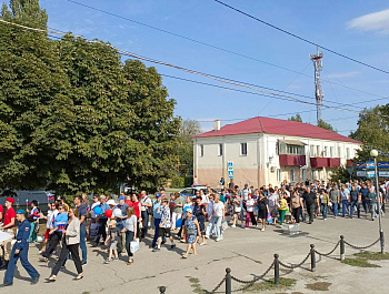 В рамках работы администрации района проведено мероприятие посвященное  Дню флага 