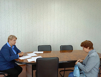 Глава района Елена Наумова провела приём граждан по личным вопросам