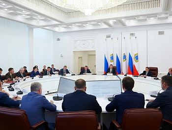 Губернатор Роман Бусаргин провел постоянно действующее совещание с заместителями председателя правительства, министрами, а также главами районов