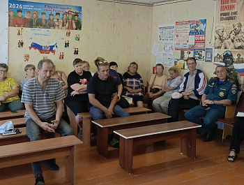 Глава района Елена Наумова провела встречу с жителями Пушкинского муниципального образования с. Наливная и с. Пионерское 