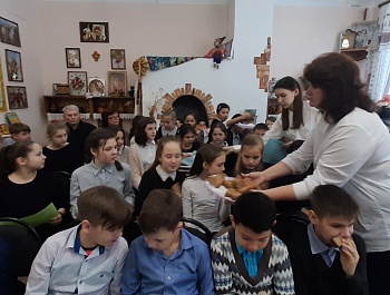                  Время памяти, время гордости и славы…