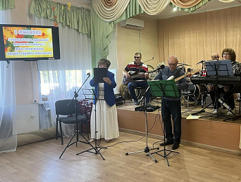 Сотрудники Центра социального обслуживания населения Советского района провели мероприятия ко Дню пожилого человека «Выбираю активное долголетие» 