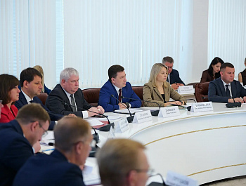 Губернатор Саратовской области Роман Бусаргин провел постоянно действующее совещание с зампредами Правительства, министрами и руководителями ведомств, а также главами районов