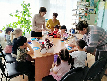 Сотрудниками муниципального дошкольного учреждения района  проводятся познавательные программы